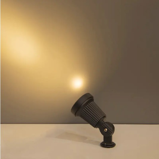 Kenapa fluks bercahaya DL21014-1 Spot Light 470lm?